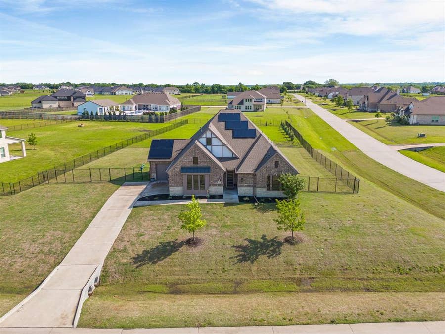 Property photo for 930 Peppy San Trail, Lucas, TX