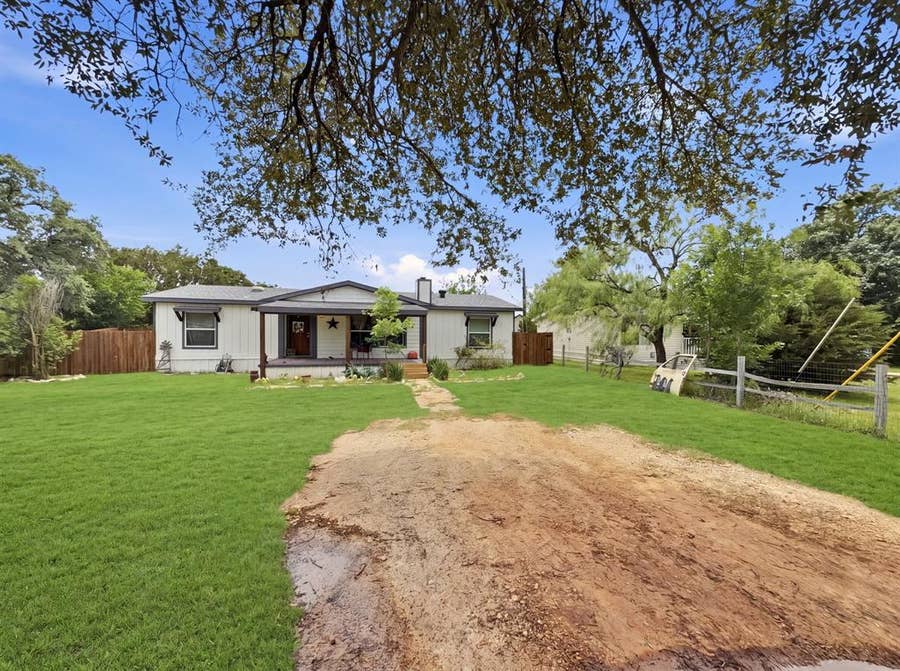 Property photo for 5120 San Marcos Court, Granbury, TX