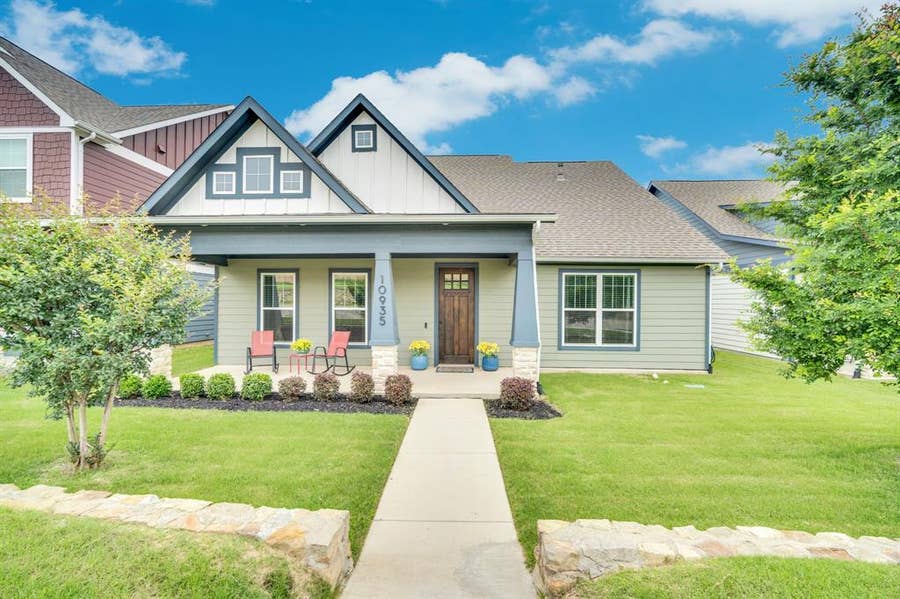 Property photo for 10935 Eva Mae Boulevard, Grand Prairie, TX