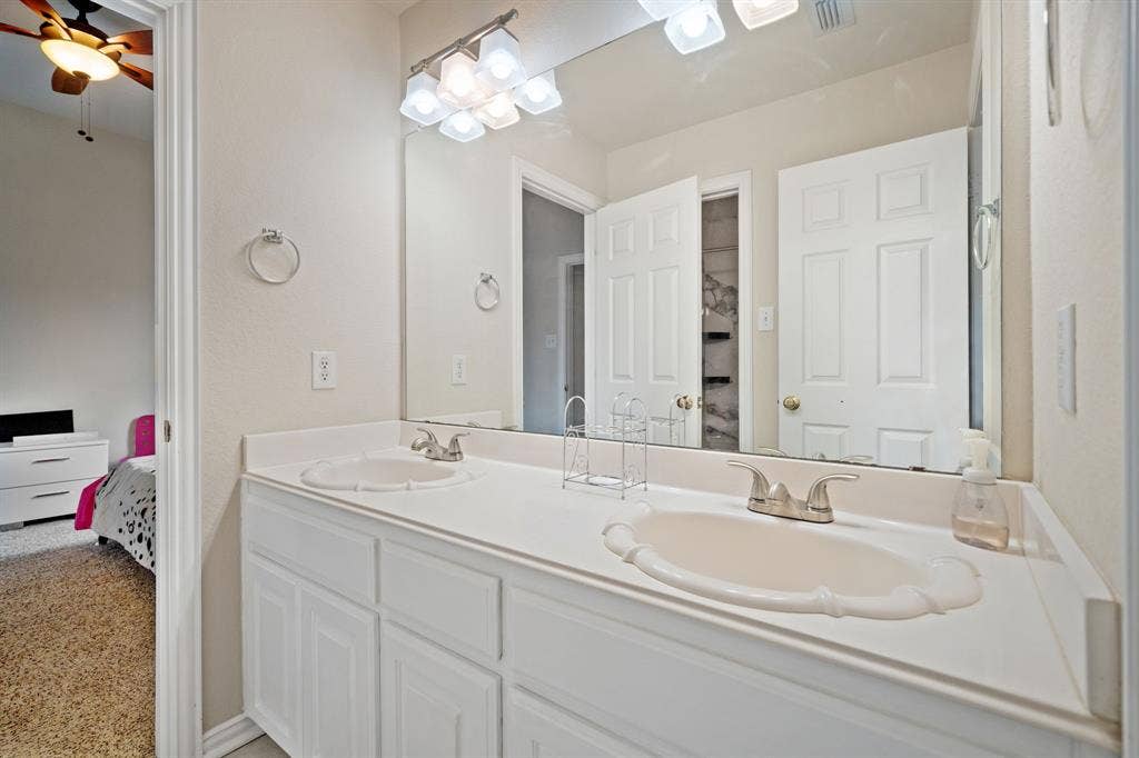 1571 Coastal Drive, Rockwall, TX 75087 1571 Coastal Drive, Rockwall, TX 75087
