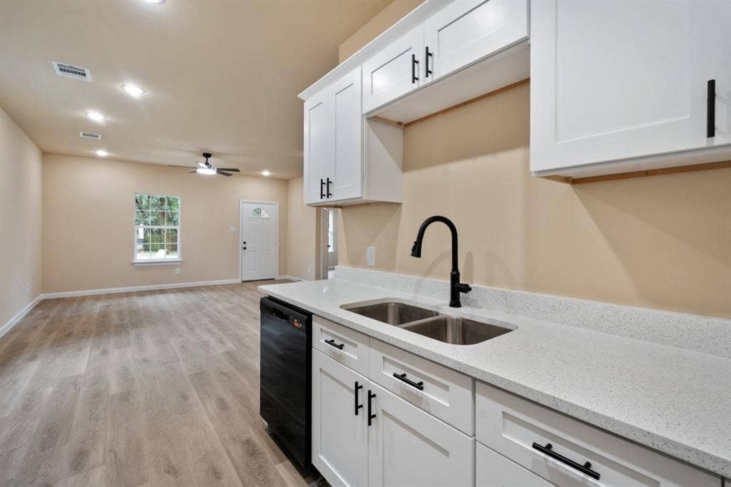 106 Navajo Drive, Mabank, TX 75156 106 Navajo Drive, Mabank, TX 75156