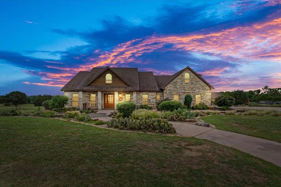 Property photo for 200 Ranchcrest Road, Lorena, TX