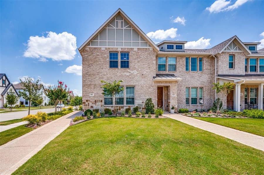 Property photo for 4567 Cypress Thorn Drive, Arlington, TX