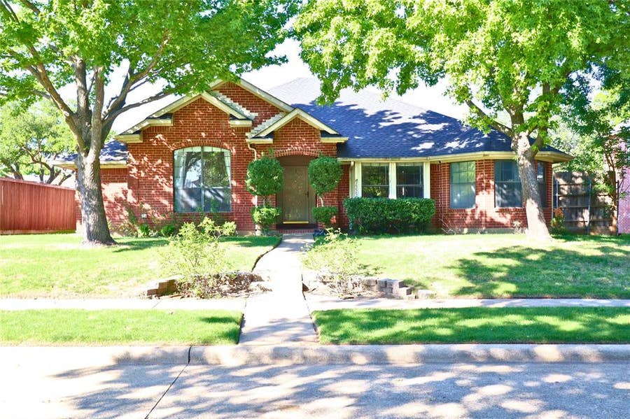 Property photo for 2222 Country Hollow Lane, Garland, TX