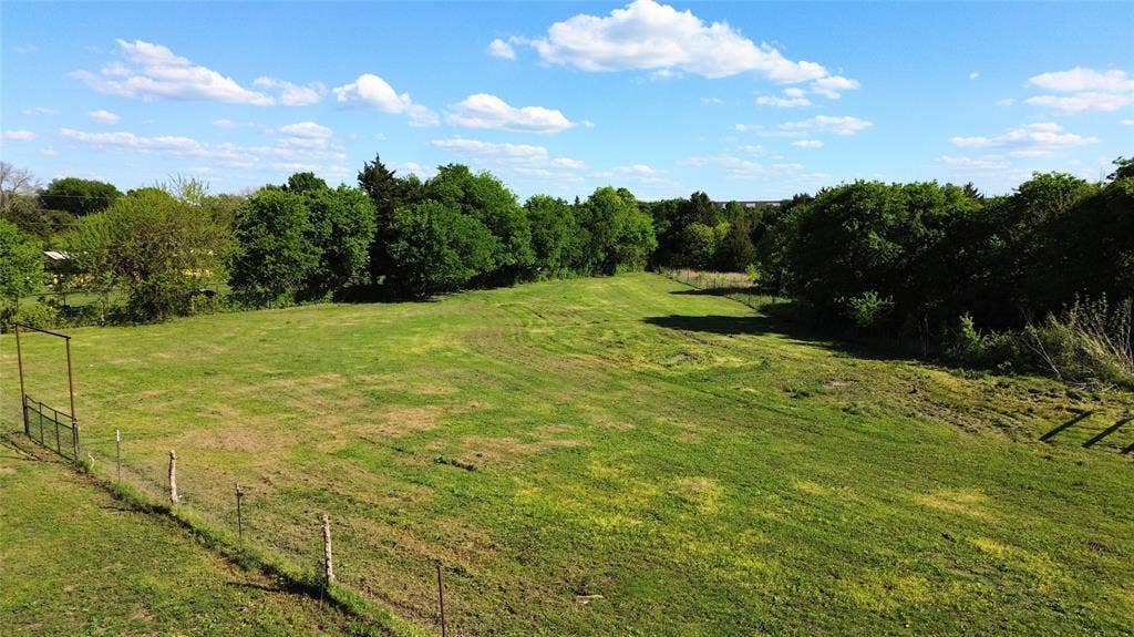 1542 W Reindeer, Lancaster, TX 75146