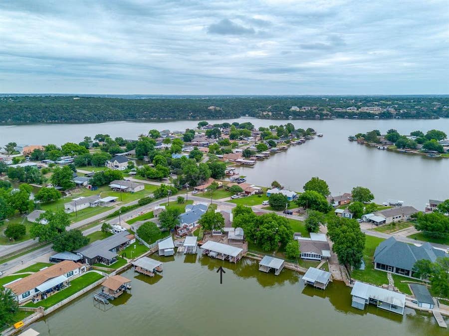 Property photo for 4006 Lands End Court, Granbury, TX