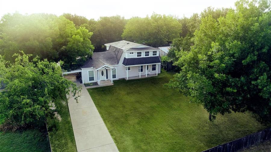 Property photo for 405 Granbury Court, Granbury, TX