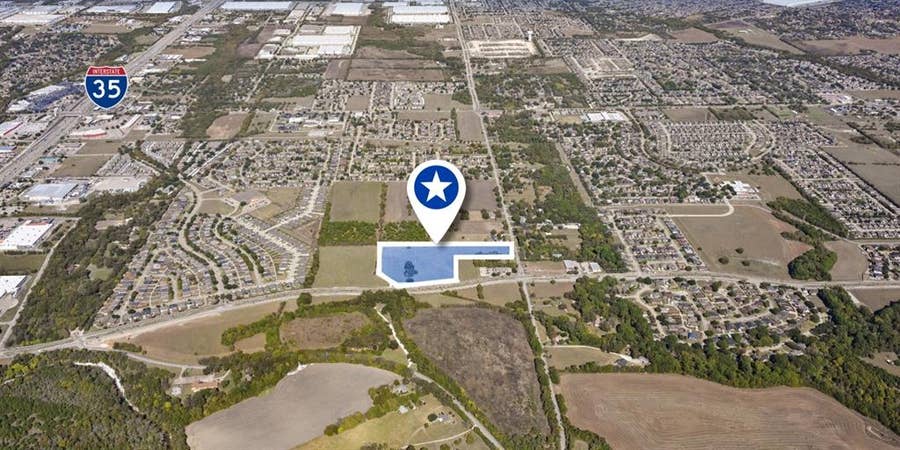 Property photo for 1001 N Houston School Road, Lancaster, TX