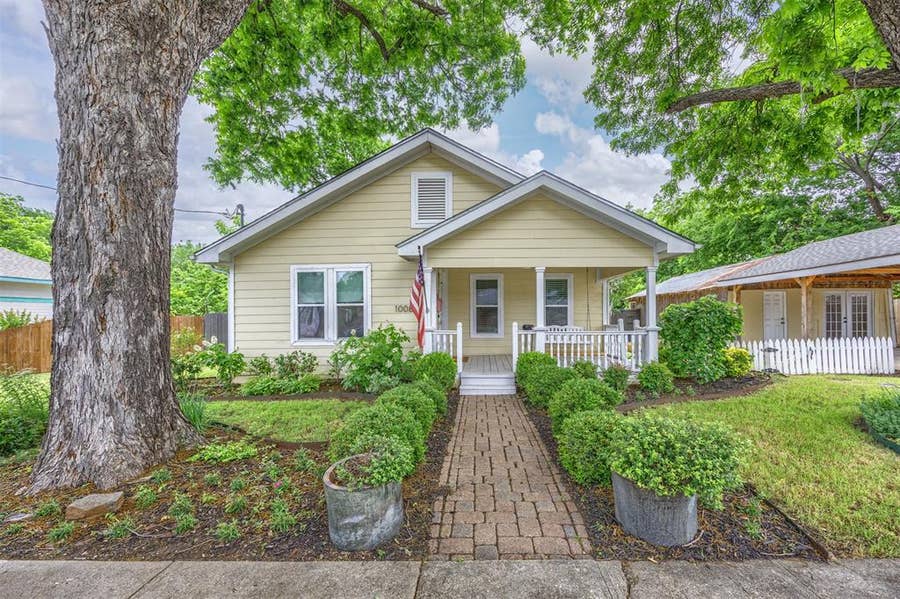 Property photo for 1008 Sherman Street, McKinney, TX