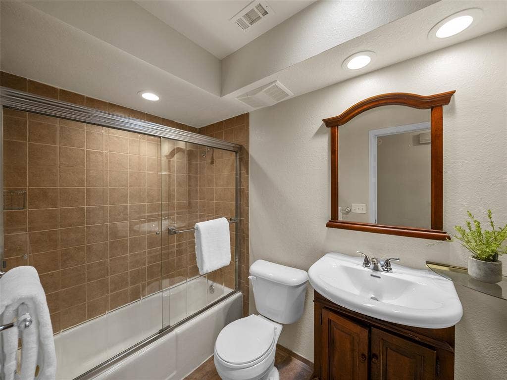 4100 Emerson Drive, Plano, TX 75093 4100 Emerson Drive, Plano, TX 75093