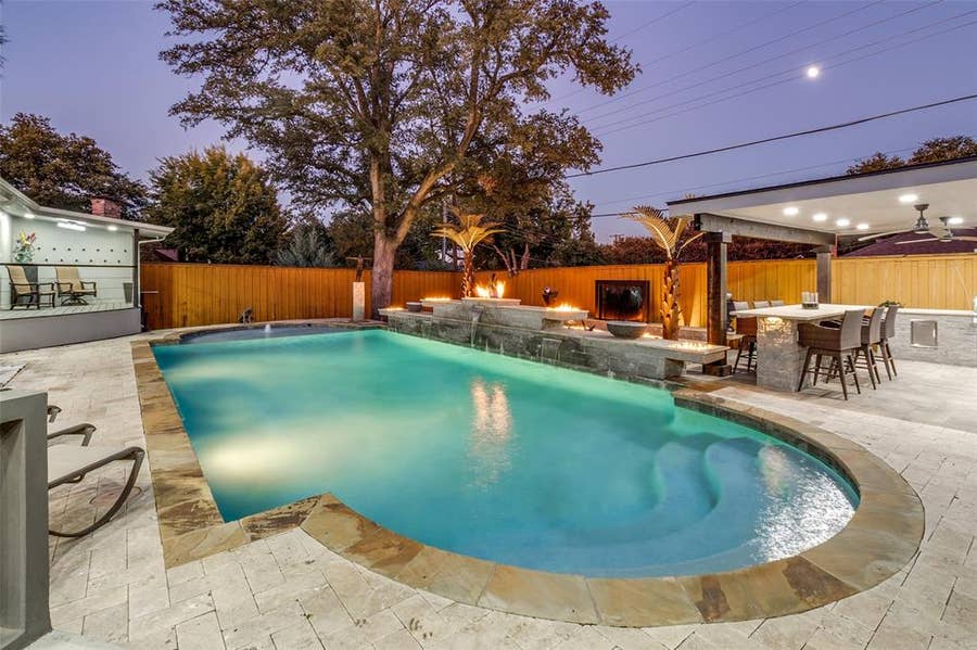 Property photo for 6566 Ridgeview Circle, Dallas, TX