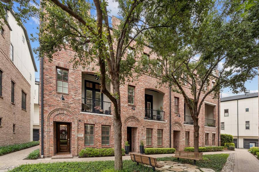 Property photo for 2141 Norlock Lane, Dallas, TX