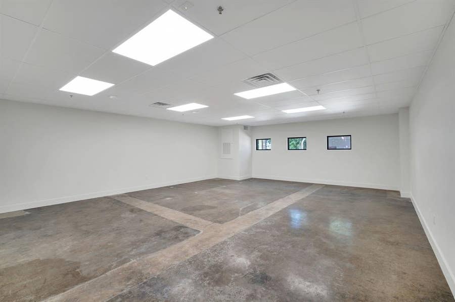 Property photo for 301 W Main Street, #140, Midlothian, TX