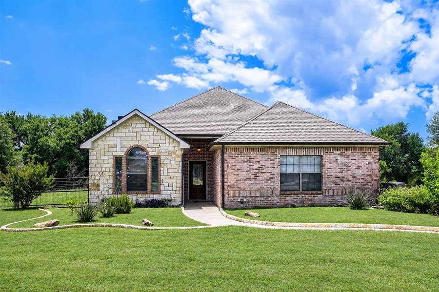 Property photo for 131 Avalon Drive, Princeton, TX