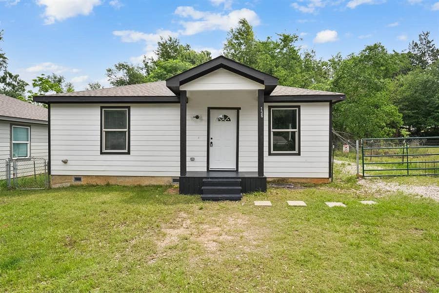 Property photo for 136 Erie Street, Mabank, TX