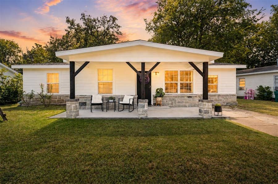 Property photo for 121 Austin Street, McGregor, TX