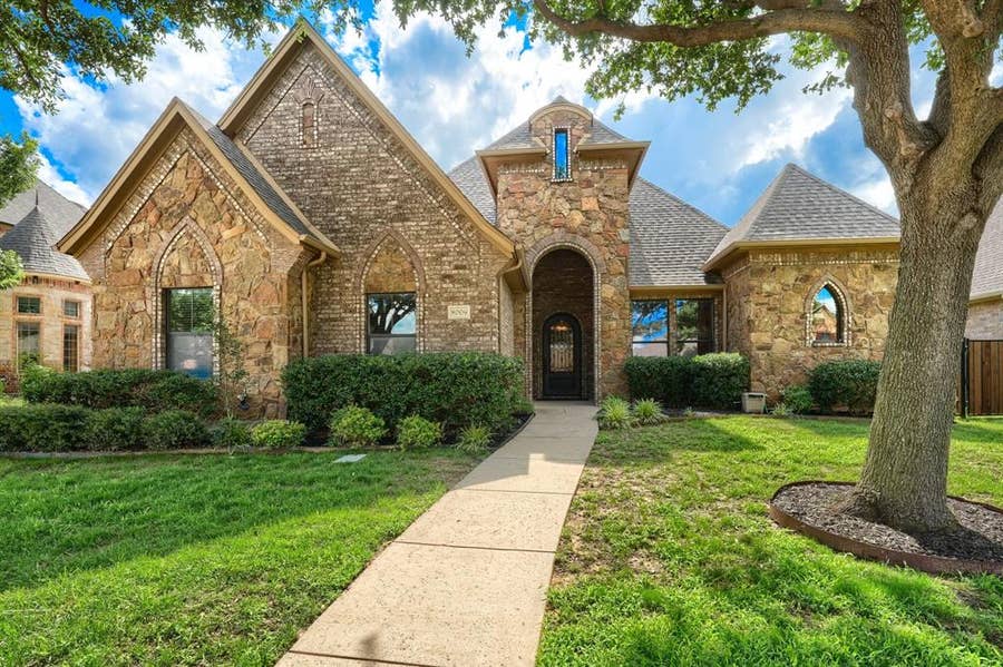 Property photo for 8009 Canyon Oak Drive, North Richland Hills, TX