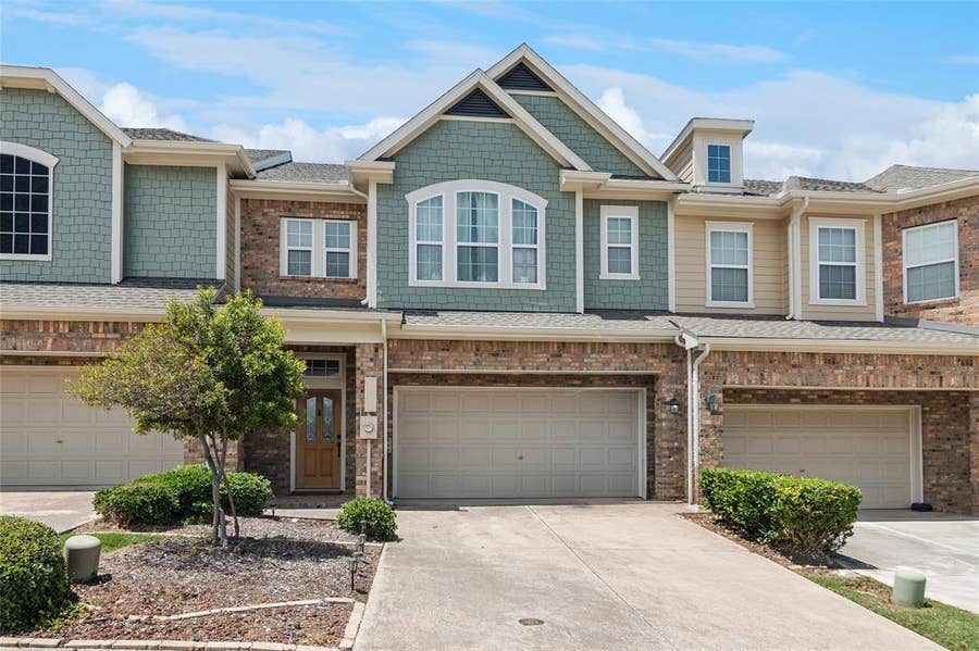 Property photo for 3861 Marcillia Circle, Irving, TX