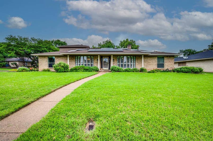 Property photo for 947 Rock Canyon Drive, Duncanville, TX