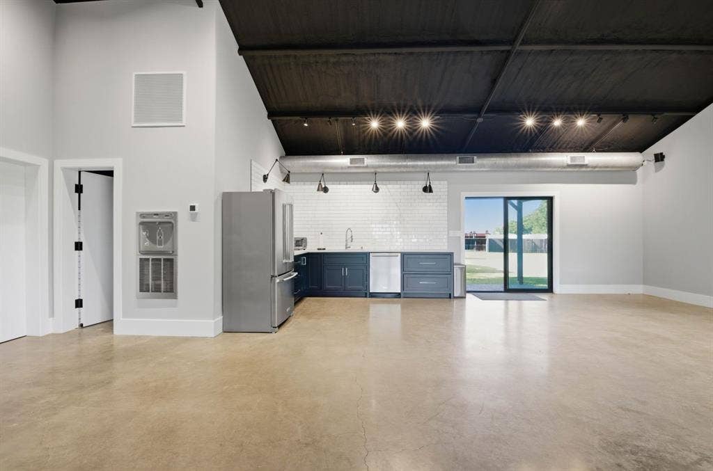 1300 Strader Road, Northlake, TX 76247 1300 Strader Road, Northlake, TX 76247