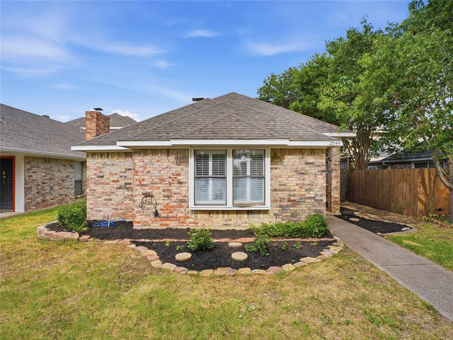 Property photo for 2044 Whippoorwill Lane, Carrollton, TX