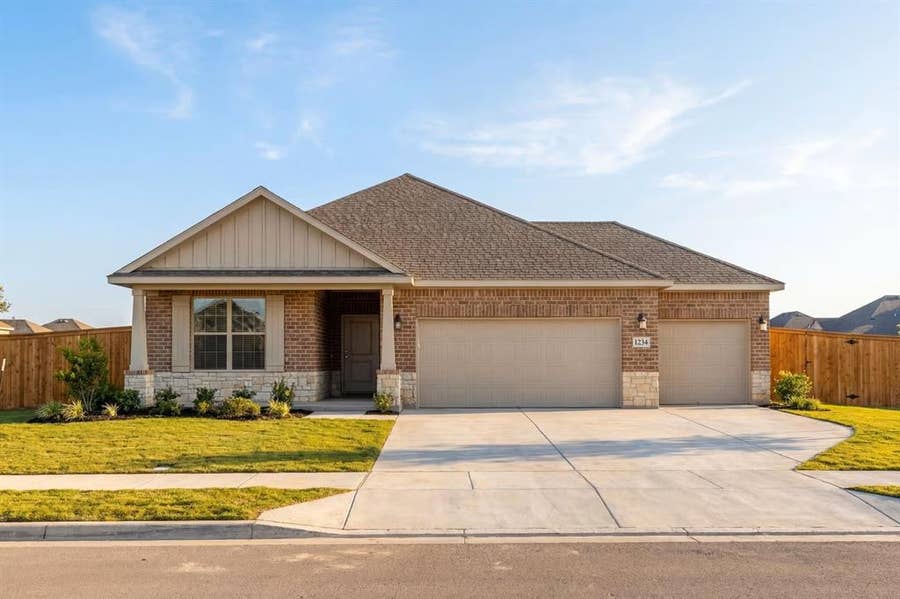 Property photo for 206 Briarwood Drive, Nevada, TX