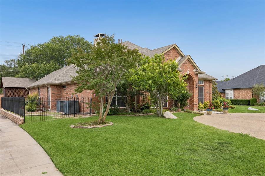 Property photo for 3402 Juniper Court, Rowlett, TX