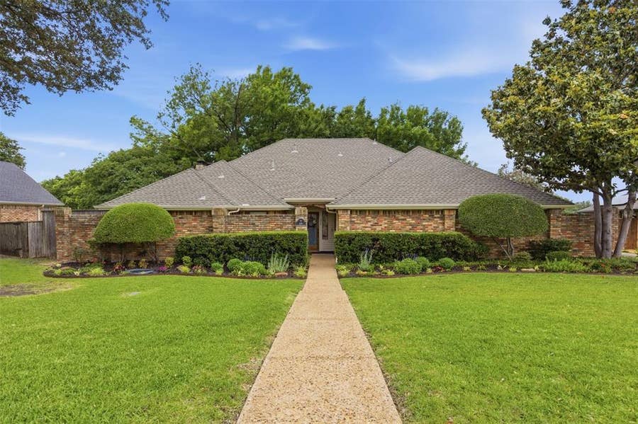 Property photo for 606 Stonebridge Circle, Rockwall, TX