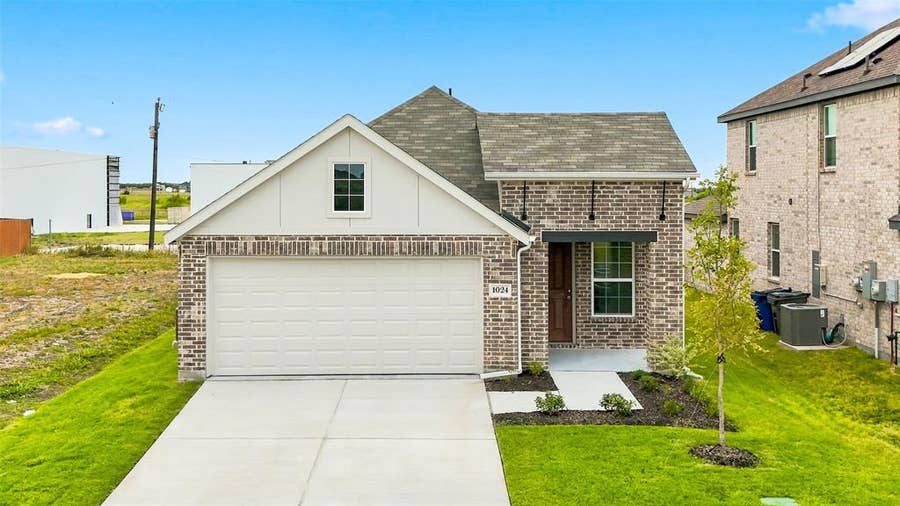 Property photo for 1024 Barkers Pond Avenue, Forney, TX