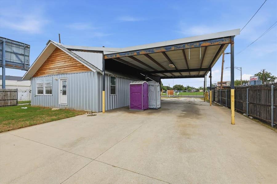 Property photo for 2800 E Belknap, Fort Worth, TX