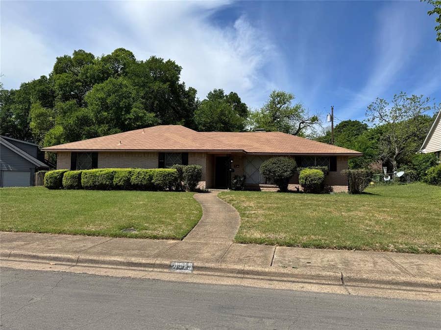 Property photo for 4115 Shoreline Drive, Dallas, TX