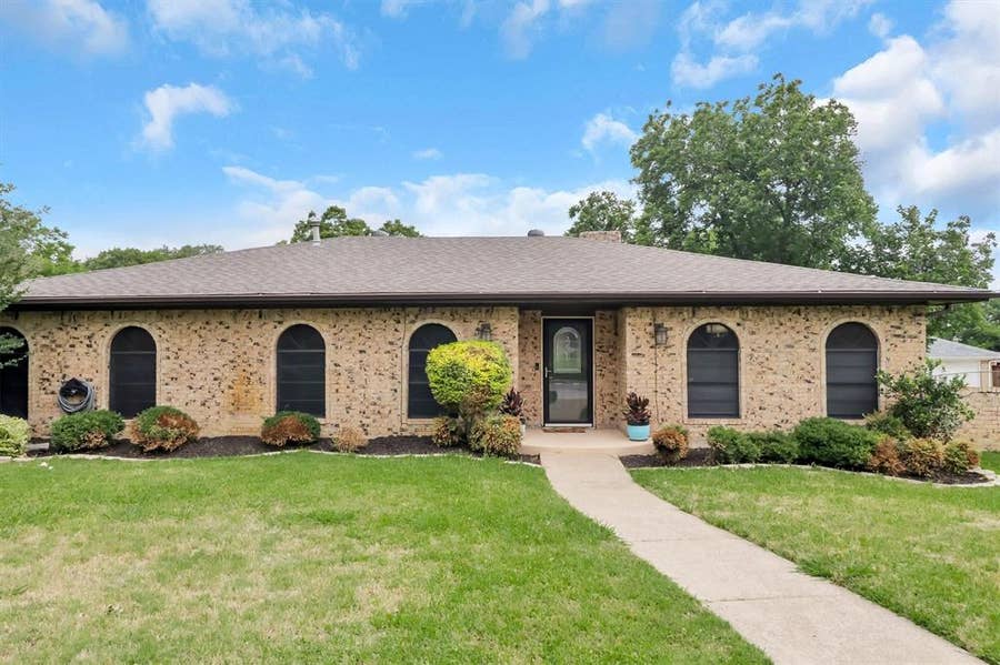 Property photo for 1414 British Boulevard, Grand Prairie, TX