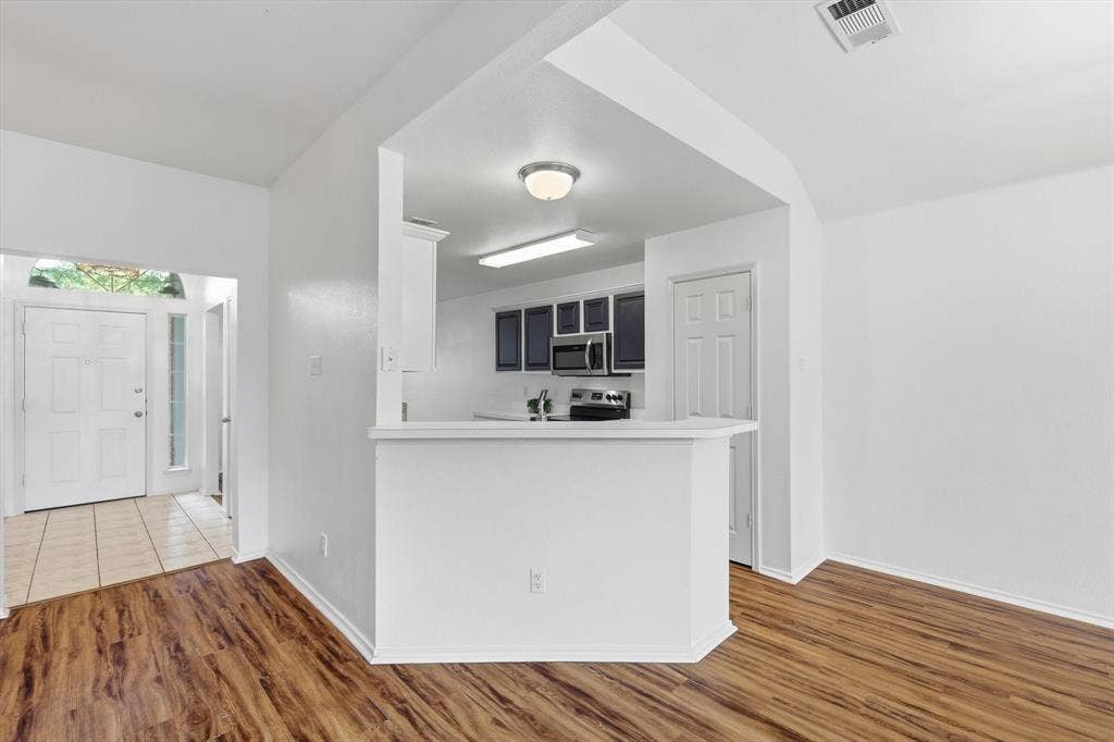 921 High Point Drive, Midlothian, TX 76065 921 High Point Drive, Midlothian, TX 76065