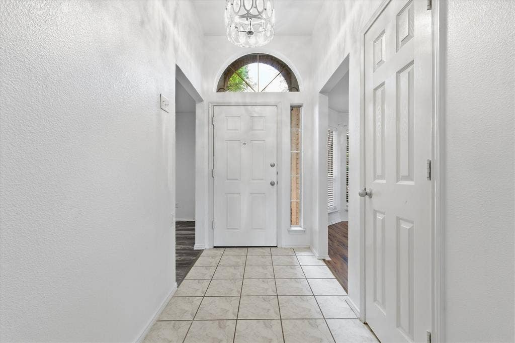 921 High Point Drive, Midlothian, TX 76065 921 High Point Drive, Midlothian, TX 76065