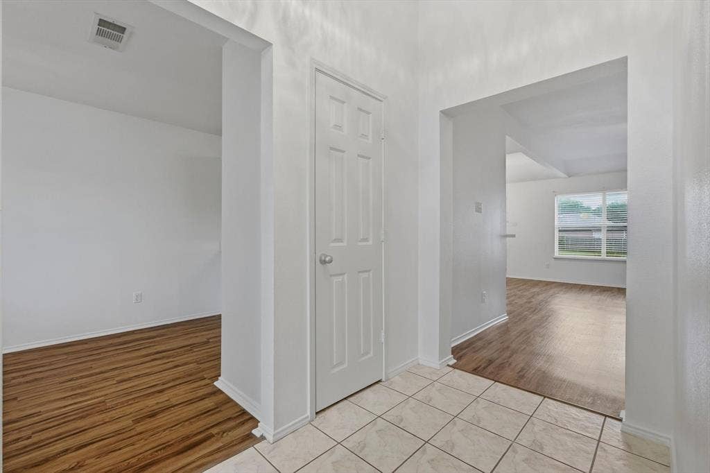 921 High Point Drive, Midlothian, TX 76065 921 High Point Drive, Midlothian, TX 76065