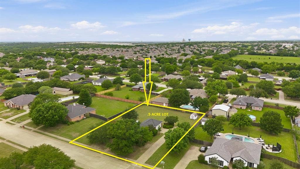 921 High Point Drive, Midlothian, TX 76065 Half acre...no HOA!
