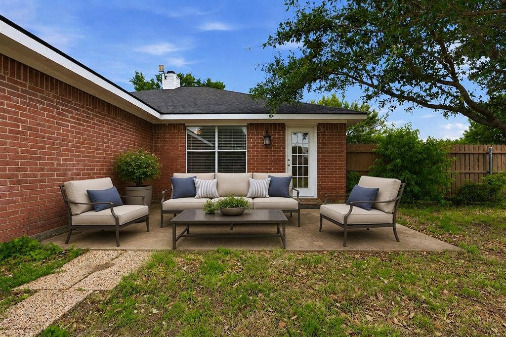 921 High Point Drive, Midlothian, TX 76065 Rear patio*VIRTUALLY STAGED*