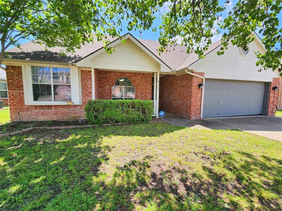 Property photo for 335 Peachtree Lane, Princeton, TX
