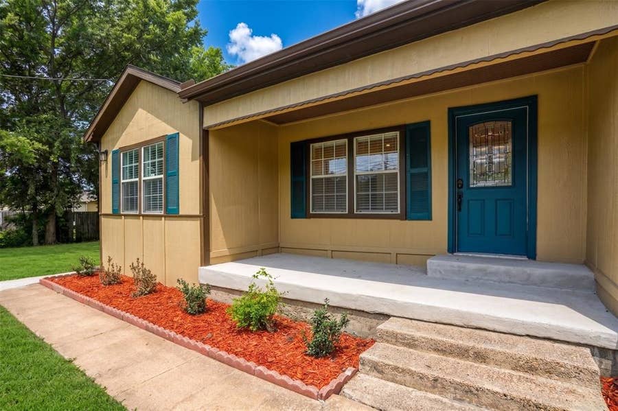Property photo for 320 N 4th Street, Princeton, TX