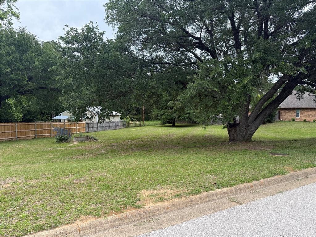 3303 Bogota Street, Athens, TX 75752 3303 Bogota Street, Athens, TX 75752