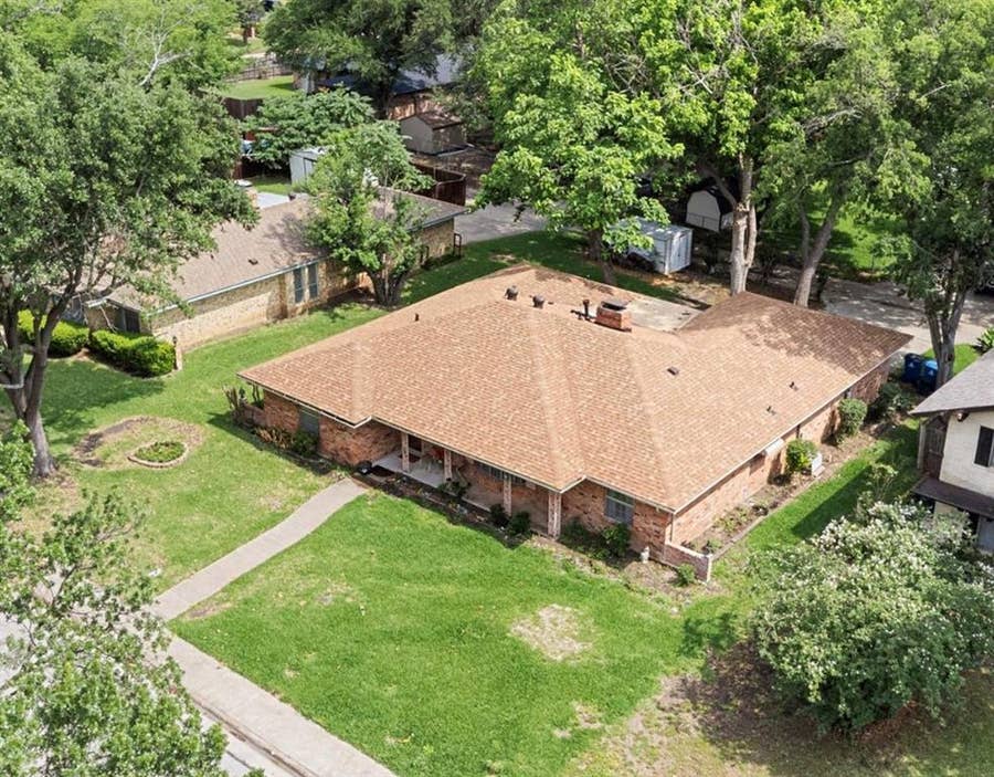 Property photo for 1209 Hanna Circle, DeSoto, TX