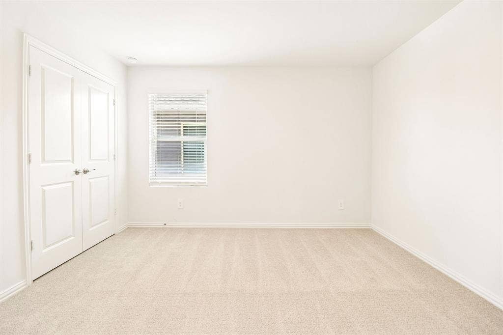 3033 Texoma Boulevard, Farmersville, TX 75442 Photo is not of the actual home, but is an inspirational photo of builder’s model home and may depict options, furnishings, and/or decorator features that are not included.