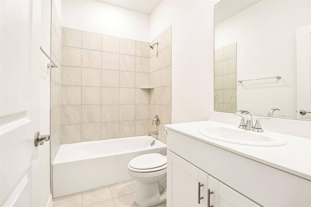 3033 Texoma Boulevard, Farmersville, TX 75442 Photo is not of the actual home, but is an inspirational photo of builder’s model home and may depict options, furnishings, and/or decorator features that are not included.