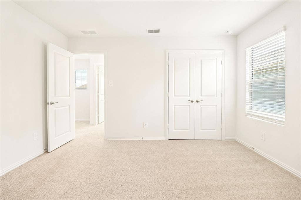 3033 Texoma Boulevard, Farmersville, TX 75442 Photo is not of the actual home, but is an inspirational photo of builder’s model home and may depict options, furnishings, and/or decorator features that are not included.