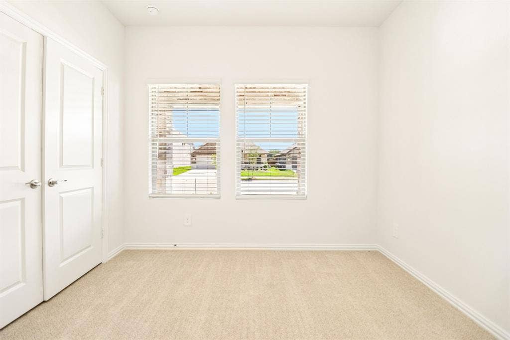 3033 Texoma Boulevard, Farmersville, TX 75442 Photo is not of the actual home, but is an inspirational photo of builder’s model home and may depict options, furnishings, and/or decorator features that are not included.