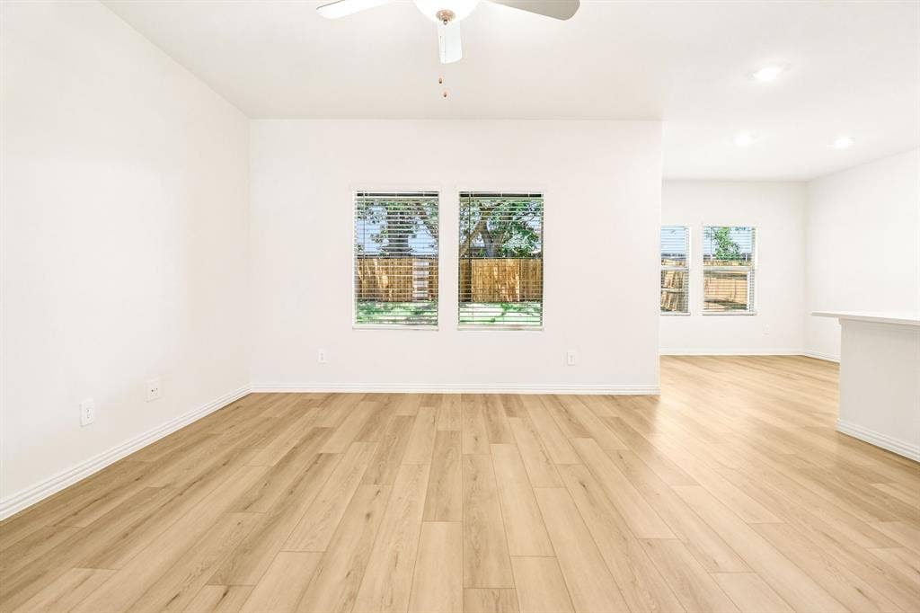 3033 Texoma Boulevard, Farmersville, TX 75442 Photo is not of the actual home, but is an inspirational photo of builder’s model home and may depict options, furnishings, and/or decorator features that are not included.