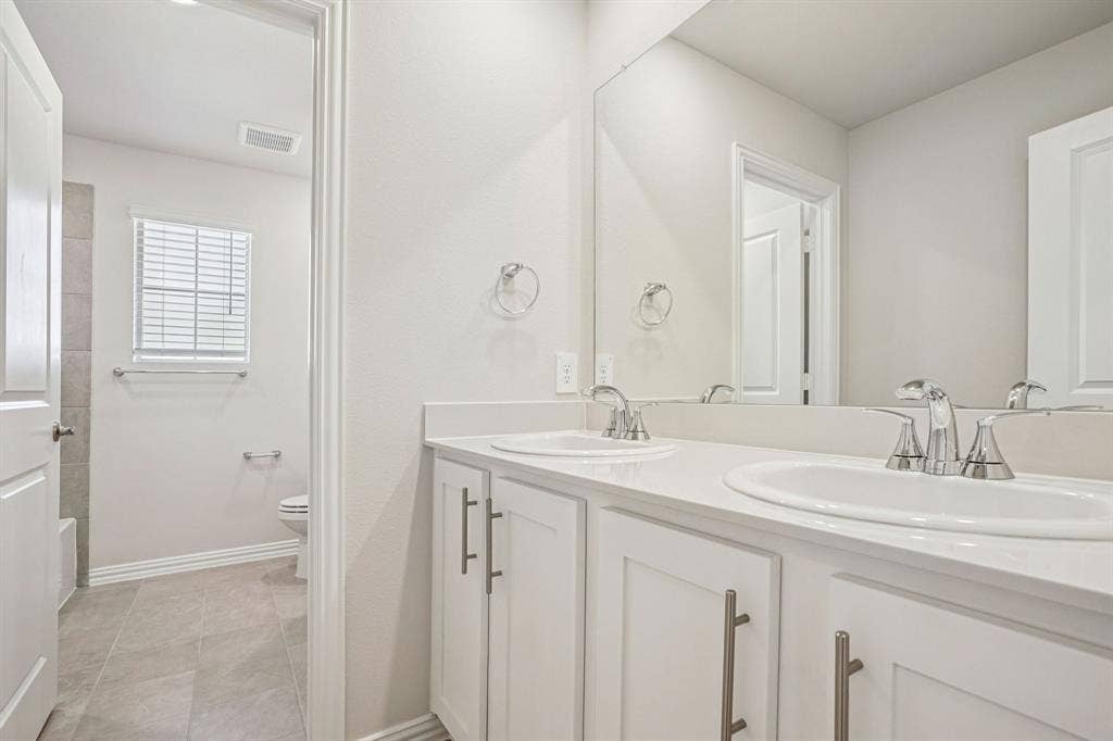 Photo is not of the actual home, but is an inspirational photo of builder’s model home and may depict options, furnishings, and/or decorator features that are not included.