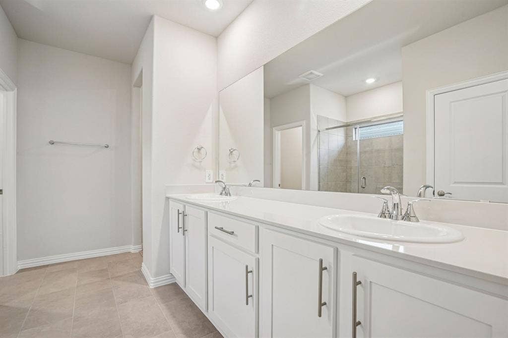 Photo is not of the actual home, but is an inspirational photo of builder’s model home and may depict options, furnishings, and/or decorator features that are not included.