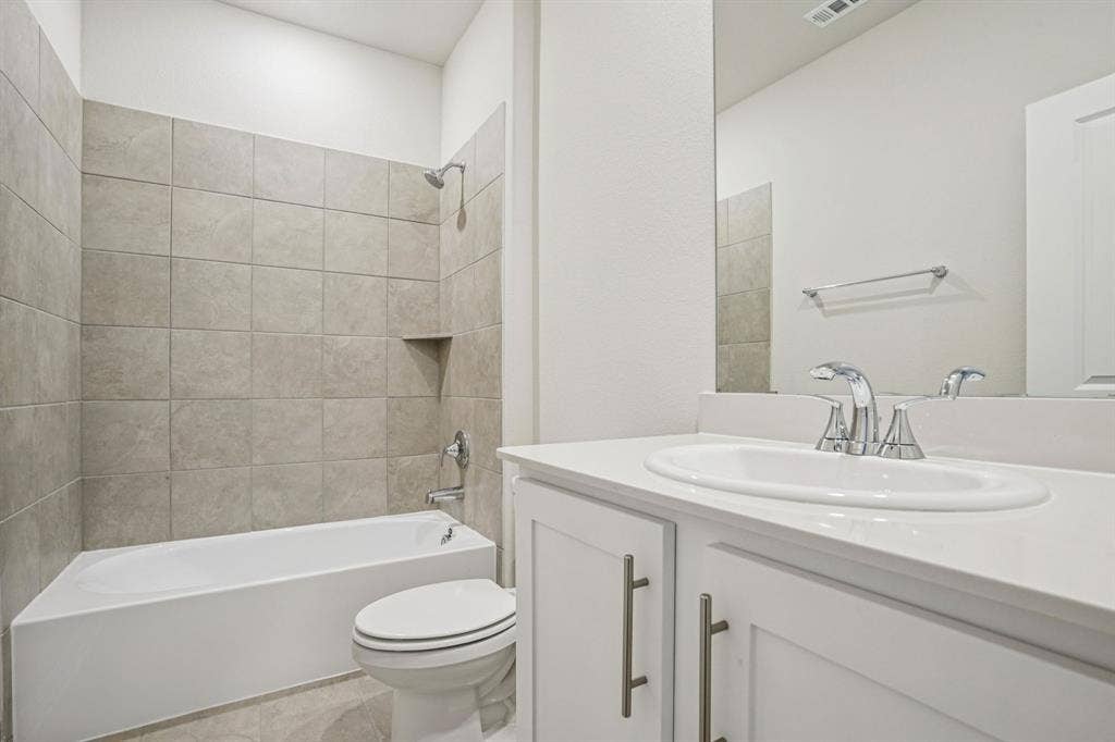 Photo is not of the actual home, but is an inspirational photo of builder’s model home and may depict options, furnishings, and/or decorator features that are not included.