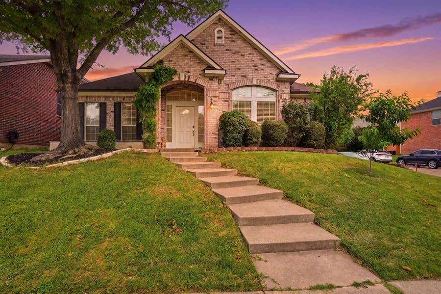 Property photo for 834 Heritage Parkway S, Allen, TX